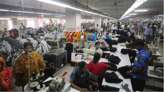 মজুরি কাঠামো নিয়ে অসন্তোষ প্রকাশ করছে শ্রমিকরা