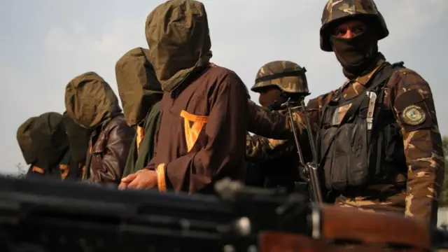 пленные боевики в Афганистане