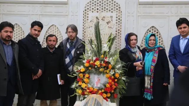 تصویری از مقبره بابر در کابل