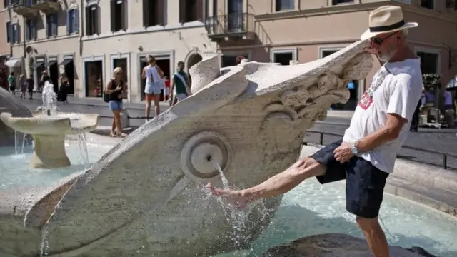 रोम में स्थित बार्सिलोना फाउंटेन