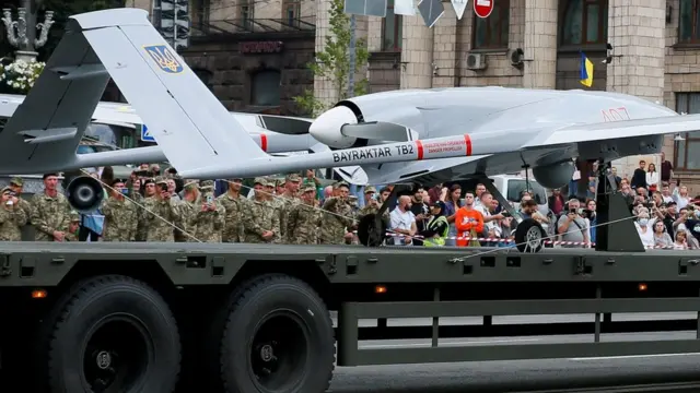 Беспилотник Bayraktar турецкого производства в Киеве