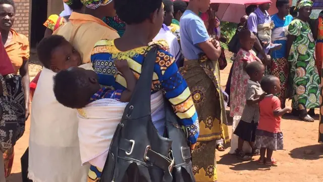 Buri muntu wo mu kiciro cya mbere ugaragaje ibimenyetso by'imirire mibi azajya ahabwa inyongerandyo yateguwe