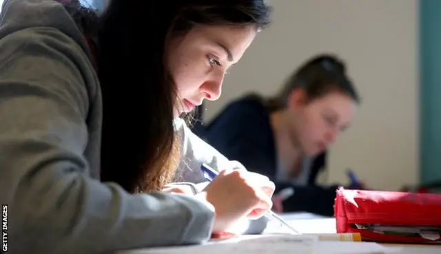 Юсра Мардини