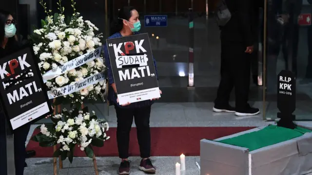 Protes revisi UU KPK