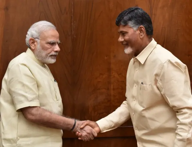 ప్రధానమంత్రి నరేంద్రమోదీతో ఏపీ సీఎం చంద్రబాబునాయుడు