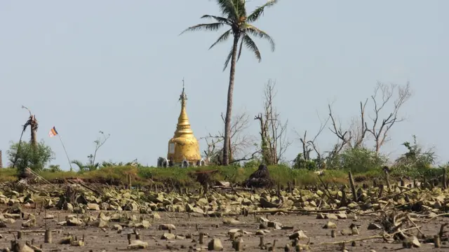 မုန်တိုင်းကြောင့် ရွာလုံးကျွတ်ပျက်စီးတာ၊ လူအများအပြားသေဆုံးခဲ့ရ