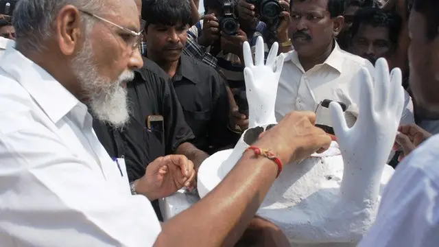 வடமாகாண முதலமைச்சர் விக்னேஸ்வரன்