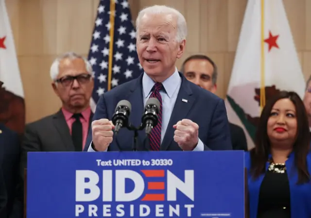 Elizabeth Warren có thể không chắc lắm về Biden