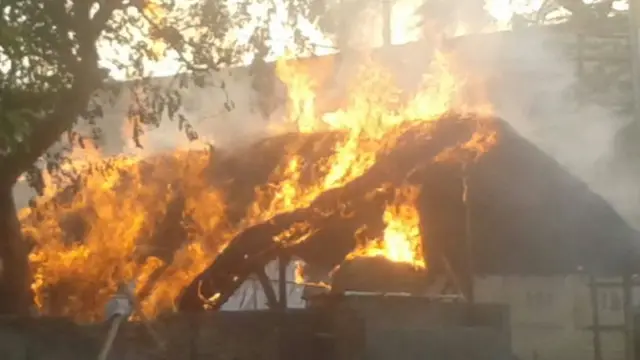 Several huts in the park caught fire due to blasts in cooking gas cylinders