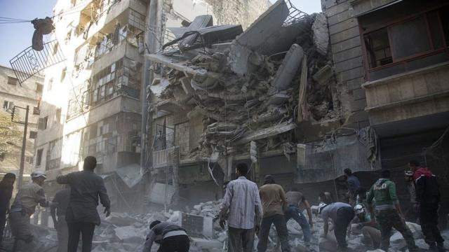 Международное сообщество осуждает разрушительные авианалеты на районы Алеппо, контролируемые повстанцами, которые, предположительно, осуществляет российская авиация