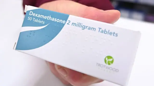 Una caja de dexometasona.
