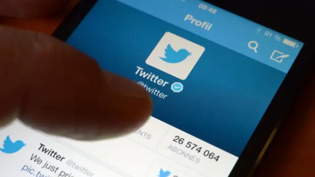 மத்திய அரசுக்கு எதிராக பரவிய ஹேஷ்டேகை ட்ரெண்டிங்கில் இருந்து நீக்கியதா ட்விட்டர்? #IndiaBetraysTamilNadu