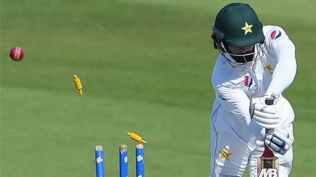 محمد حفیظ اپنے ٹیسٹ کیریئر کی آخری اننگز میں صرف آٹھ رنز بنا سکے