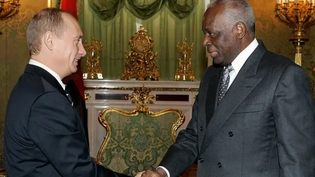 Путин и душ Сантуш