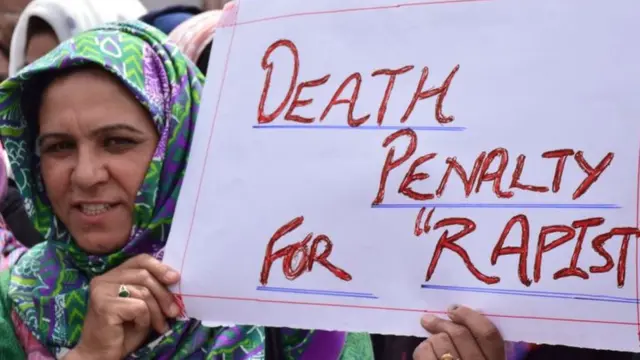 રેપ વિરુદ્ધ પ્રદર્શનની તસવીર