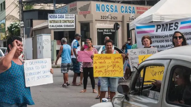 Mulheres protestam por PMs no Espírito Santo