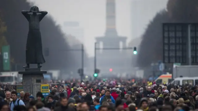 натовп на вулиці