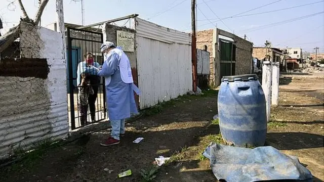 وییا فیور به دلیل خشونت و فقری که در آن جریان دارد، معروف است