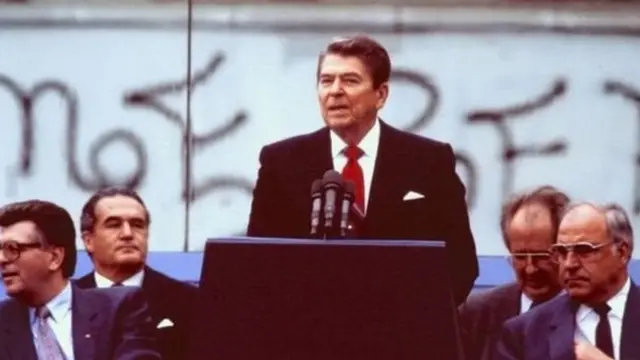 रोनॉल्ड रेगन
