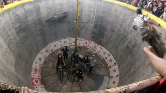 Yosh jojalarning sarkma kokraklari GTA 5 jinsiy komiks