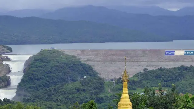 လျှပ်စစ်