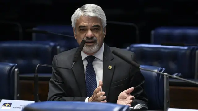 O senador Humberto Costa