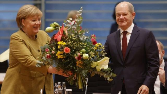 Olaf Scholz đã giữ chức phó thủ tướng từ năm 2018 nhưng dự kiến ​​sẽ tiếp quản Angela Merkel vào tuần thứ hai của tháng 12