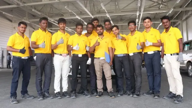 కియా ఉద్యోగులు