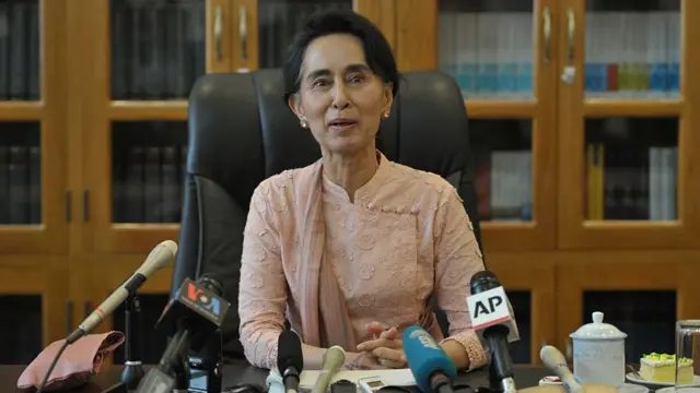 ဒေါ်အောင်ဆန်းစုကြည်