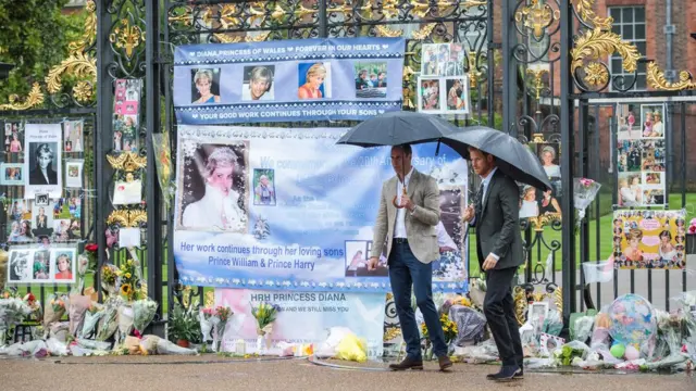 The Duke And Duchess Of Cambridge And Prince Harry Visit The White Garden In Kensington Palace