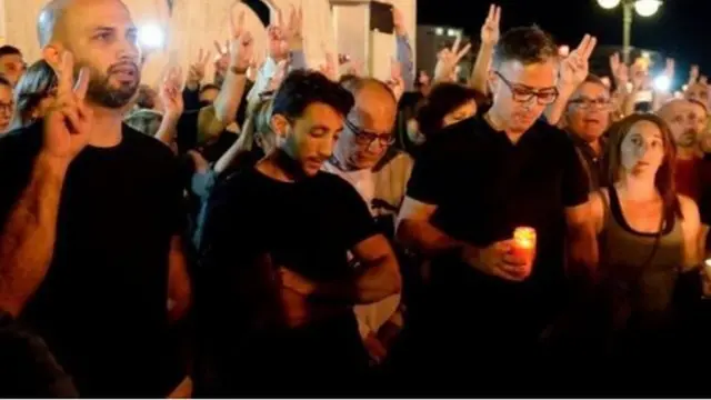 Minlərlə adam Caruana Galizianın öldürülməsinə etiraz etmişdi