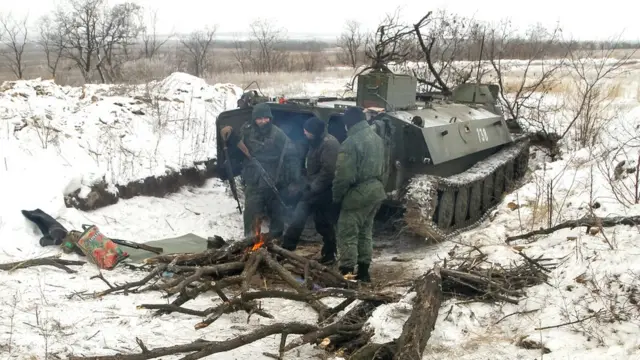 Боевики "ЛНР" возле своих позиций на Светлодарское дуге