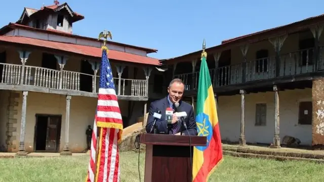 Ambaasaaddarri US Finfinnee jiranii Maayik Reeynar waggaa lama dura yeroo pirojektiin masaraa Abbaa Jifaar haaromsuuf waggaa lama dura eegalame argamanii turan