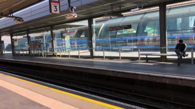 станиция метро Стратфорд