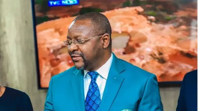 Mínísità fún ọ̀dọ́ àti ìdàgbásókè eré ìdáraya, Sunday Dare