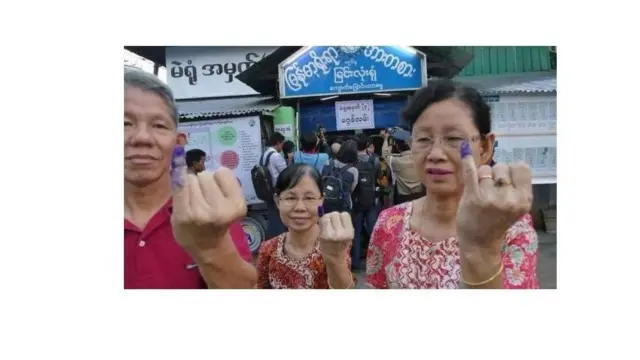 ဆန္ဒမဲ လာရောက်ပေးကြသူများ