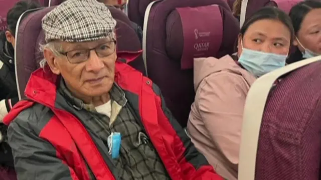 تشارلز سوبراج على متن طائرة ركاب