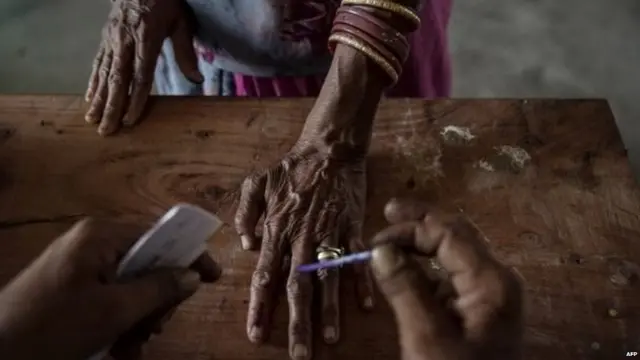 वोटर लिस्ट से गायब महिलाएं