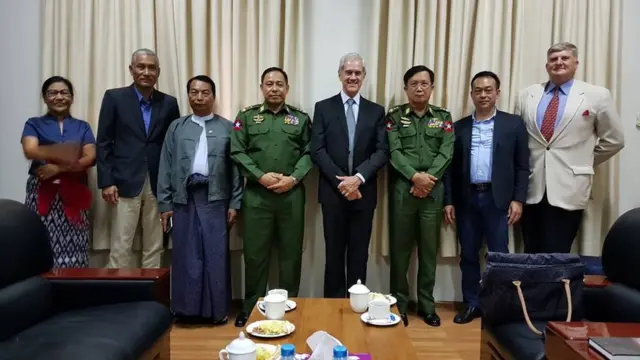 ဒုတိယဝန်ကြီးချုပ်, ဝန်ကြီးဟောင်းတွေ ပါဝင်,ရခိုင်အရေးအကြံပေးအဖွဲ့