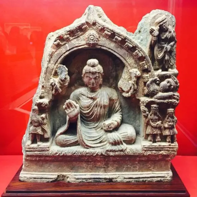 لرغوني اثار