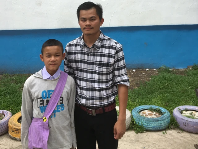 ครูบอยกับ ด.ช.พงษ์ศกร