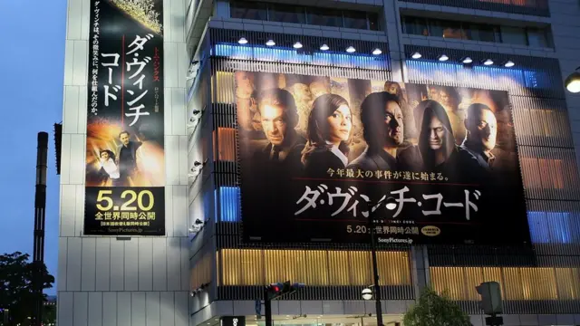 2006年，根據《達芬奇密碼》小說改編的電影全球公映