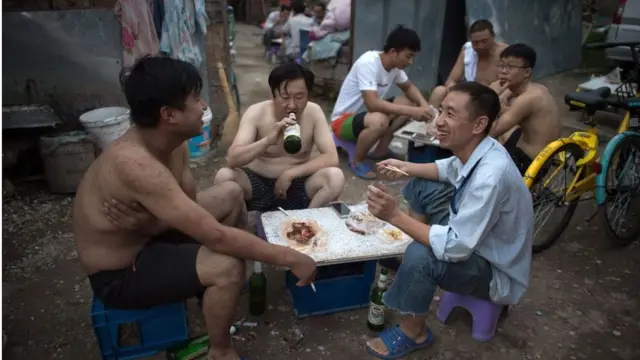 Глобализация сократила бедность, но многие остались за бортом