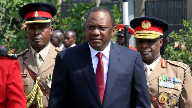 Kenya President Uhuru Kenyatta dey waka with military ogas