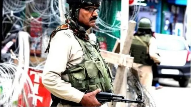 కశ్మీర్ కలకలం