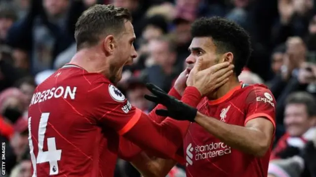 قدم هندرسون تمريرة حاسمة للويس دياز ليسجل هدف ليفربول الثالث