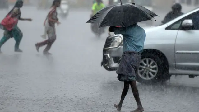 கோப்புப் படம்: சென்னையில் மழை.