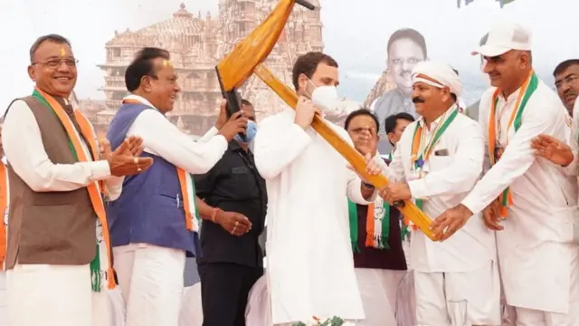 દેવભૂમિ દ્વારકા ખાતે રાહુલ ગાંધીનું સ્વાગત કરતા કૉંગ્રેસ નેતાઓ