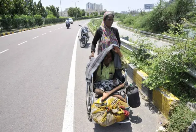 प्रवासी मज़दूर