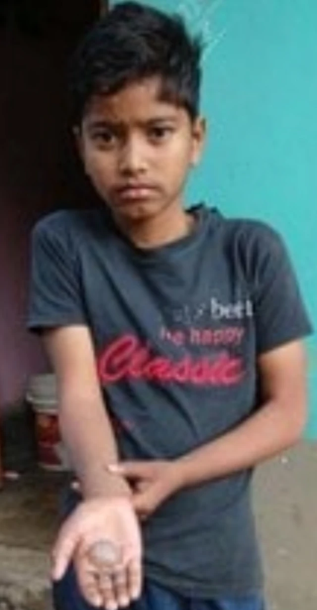 রোশান এখন স্কুলে যেতে চাইছে না